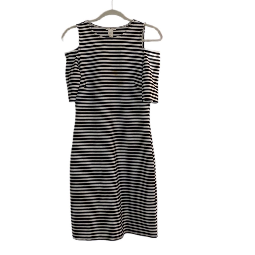 H&M Medium Black and White Striped Dress